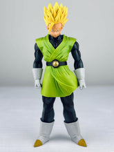 Capsule.pt - Figura Dragon Ball - Gohan Super Saiyan 2 (Saiyaman) - 26 cm